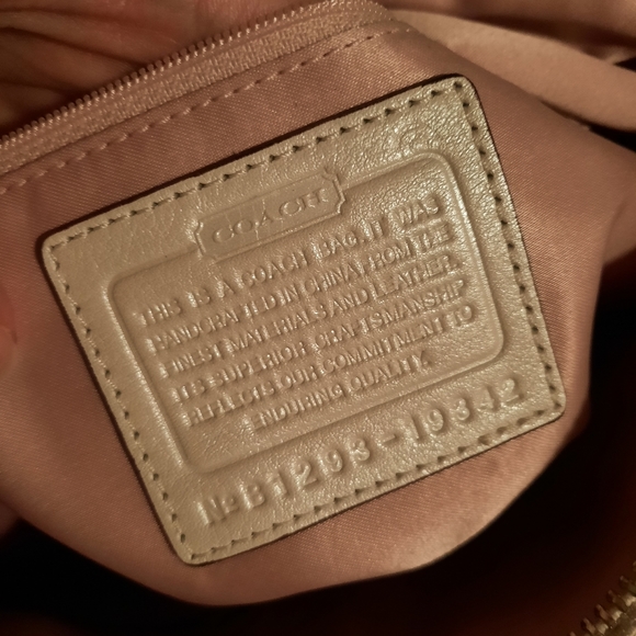 *BNWOT* White croc skin COACH purse - Picture 5 of 8